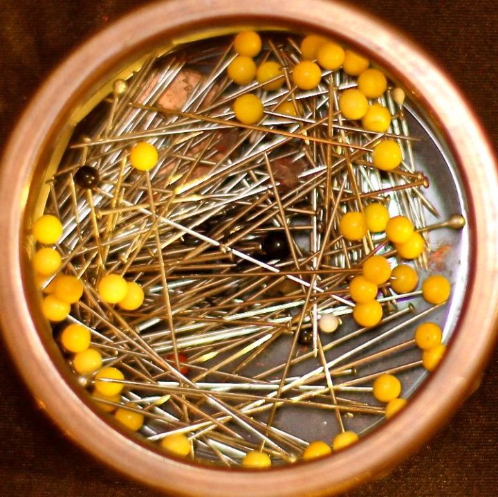 Sharp pointy things with balls on the end....