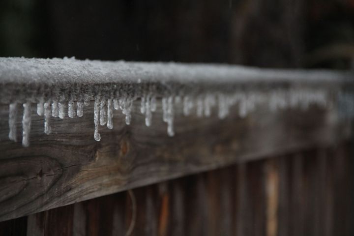 Even my fence was icicle'd….