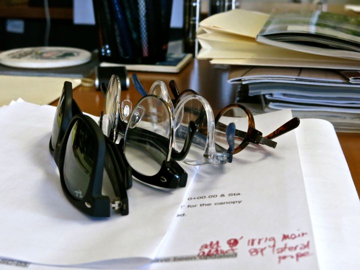 Ya think these old man eyes are covered? (and that doesn't count the countless spectacles in the car, bedside table, living room, and back yard - yes, the Prince Peaty has a habit of dragging my sight to his domain)