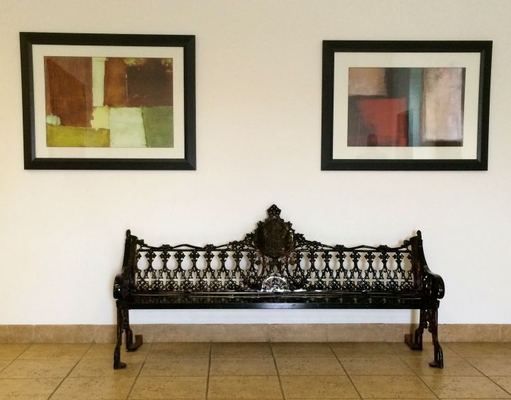 Contrasting styles in the Old World style bench decor and the Modern Artwork…hmmm am I  bothered more with that than the fact I was about ½ tile off centered for the photo….
